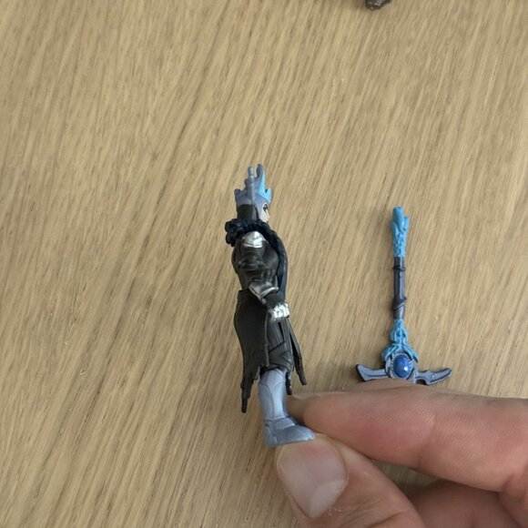 Fortnite Ice vs Fire THE ICE QUEEN Figure Micro Series 2.5 inch - Picture 5 of 6